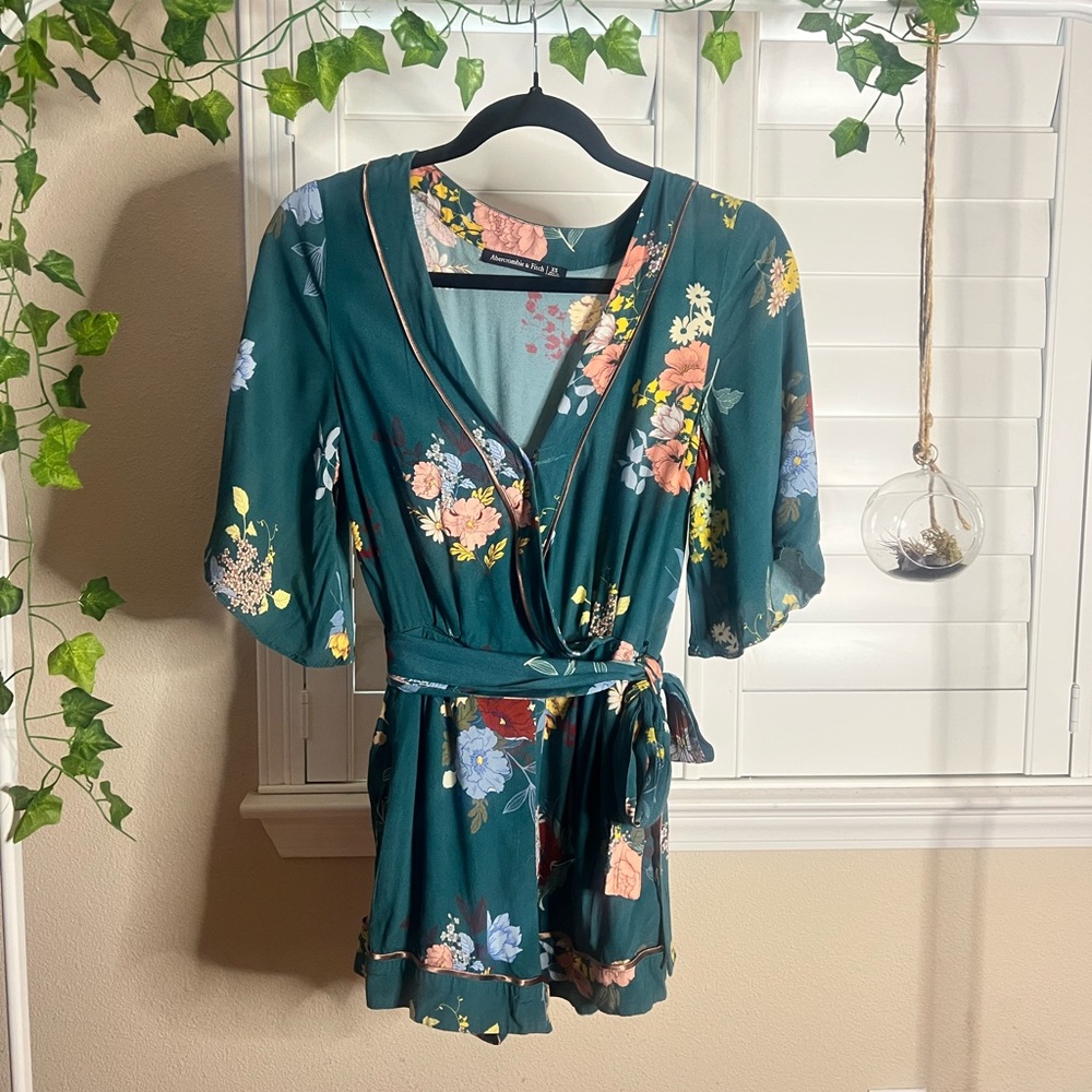 Abercrombie & Fitch A&F Japanese Robe Style Jumpsuit Romper Floral Green XS